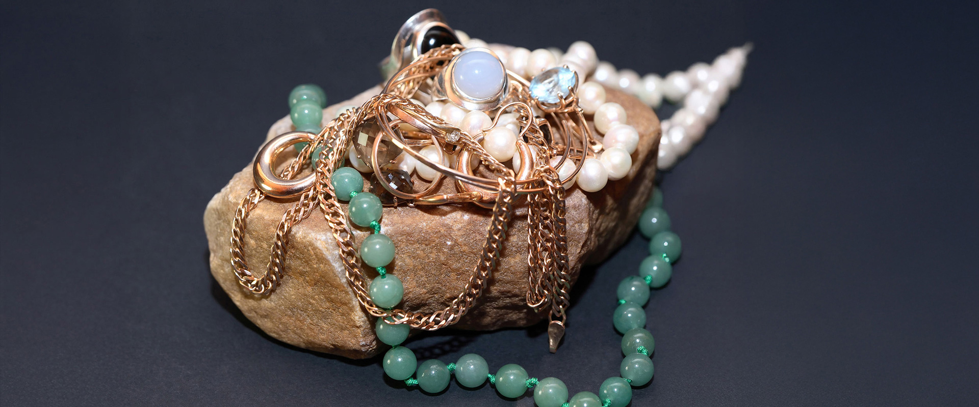 Fine Art, Jewellery & Specie